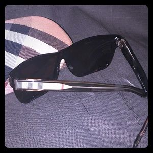 Burberry Sun Glasses